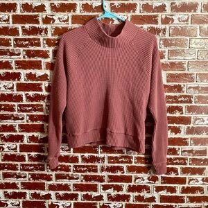 The North Face Women's Mock Neck waffle knit pull over top. Size XS